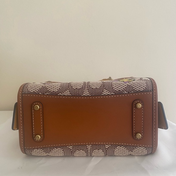 COACH 1941 Rogue 17 / Signature Textile Jacquard / Duck Motif - Picture 8 of 16